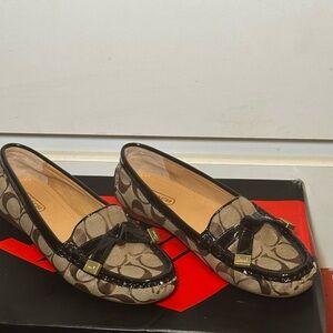 NWOT Coach Signature Monogram Frida Brown Loafers